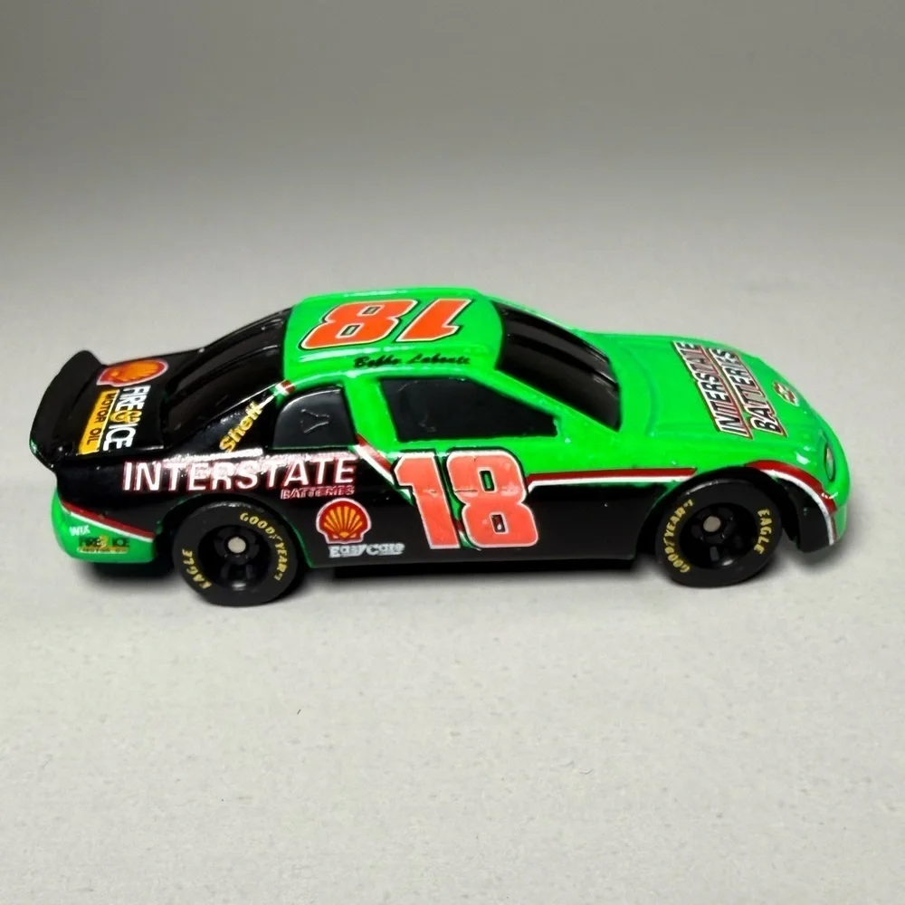 Bobby Labonte #18 Interstate Batteries NASCAR die-cast 1:64